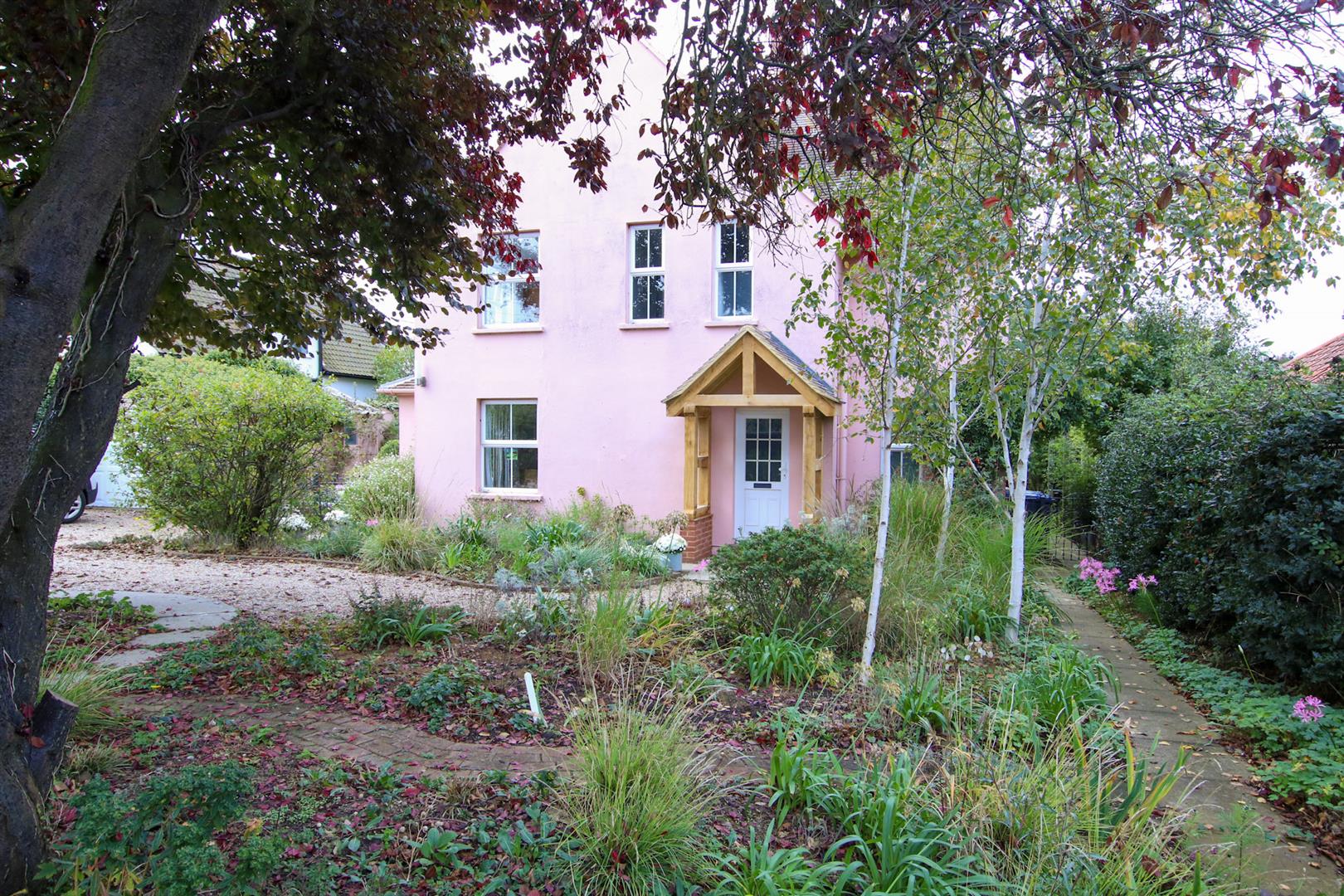 Leiston Road, Aldeburgh Gallery Image
